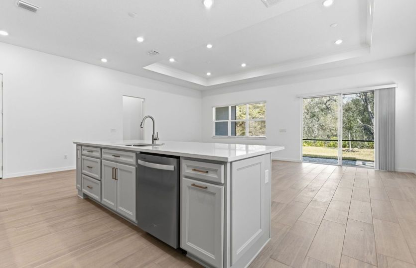 Large Center Island with Storage