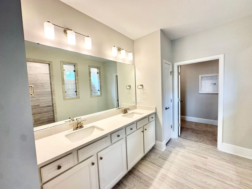 Owner's Bathroom.