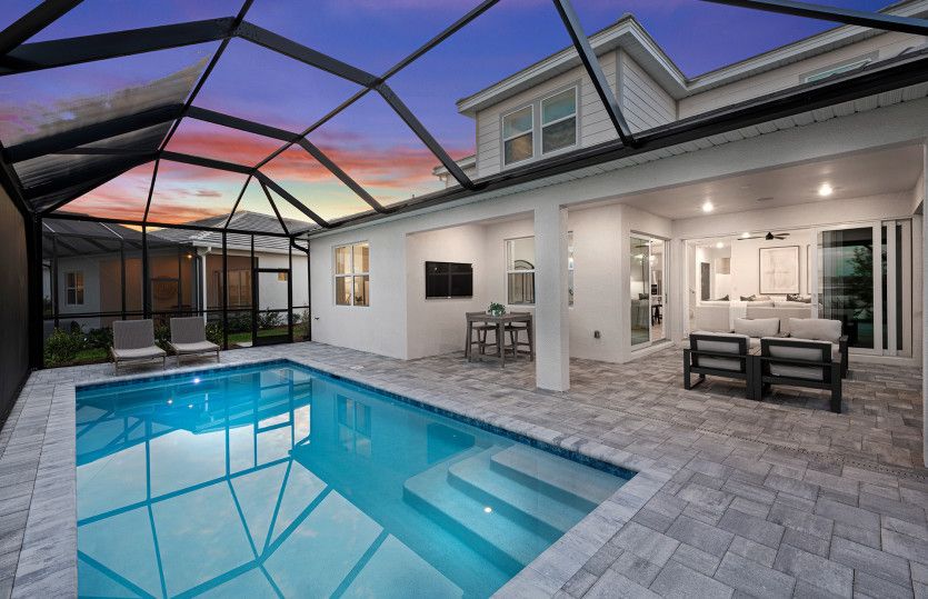 Screened-in lanai with pool