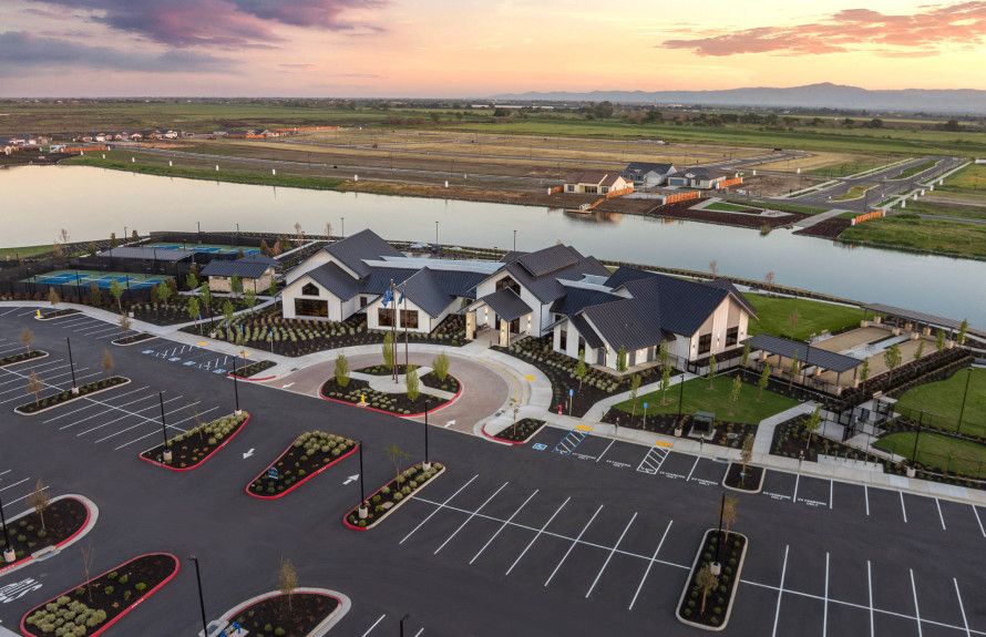 Lakefront amenity center