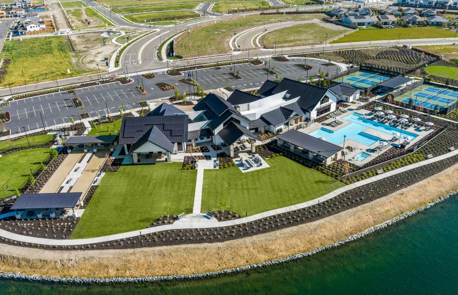 Lakeview Club Amenity Center