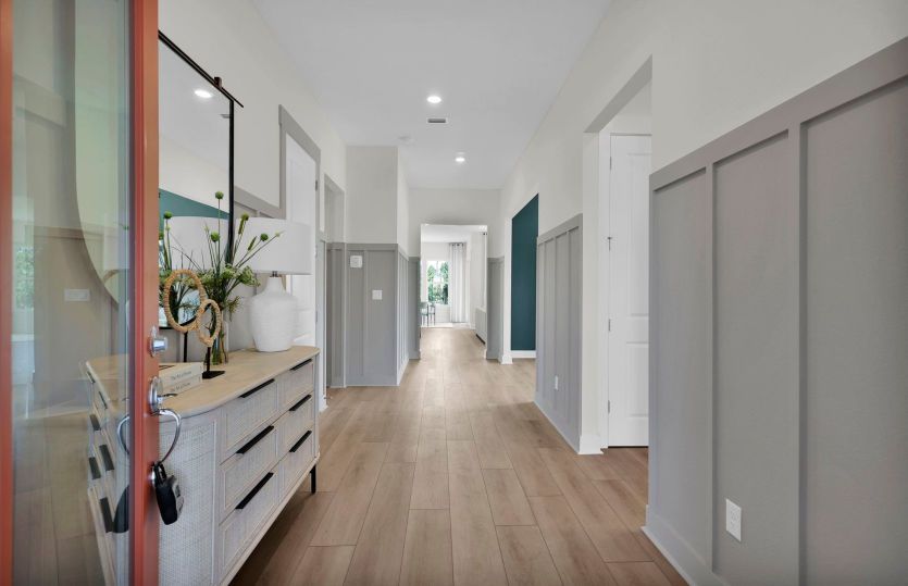 Renown | Foyer