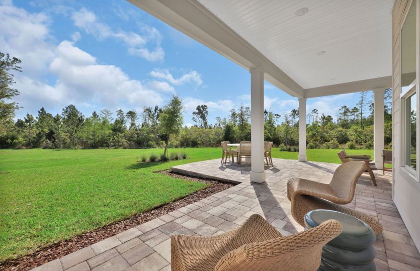 Renown | Covered Lanai