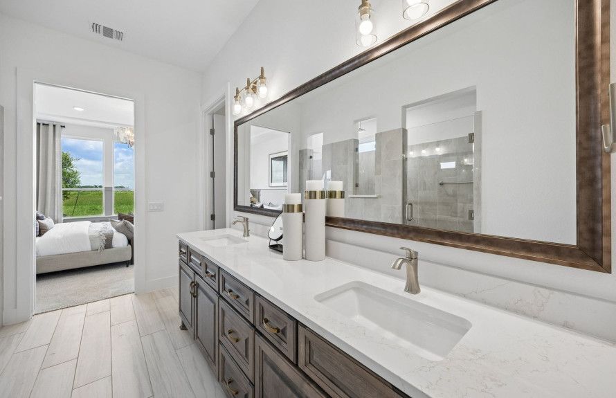 Owner's Bath w/ Double Vanity