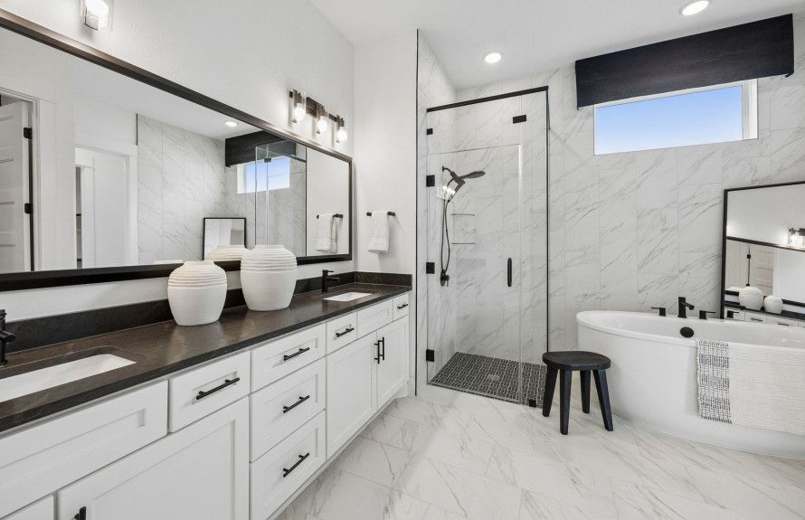Owner's Bath with Soaking Tub