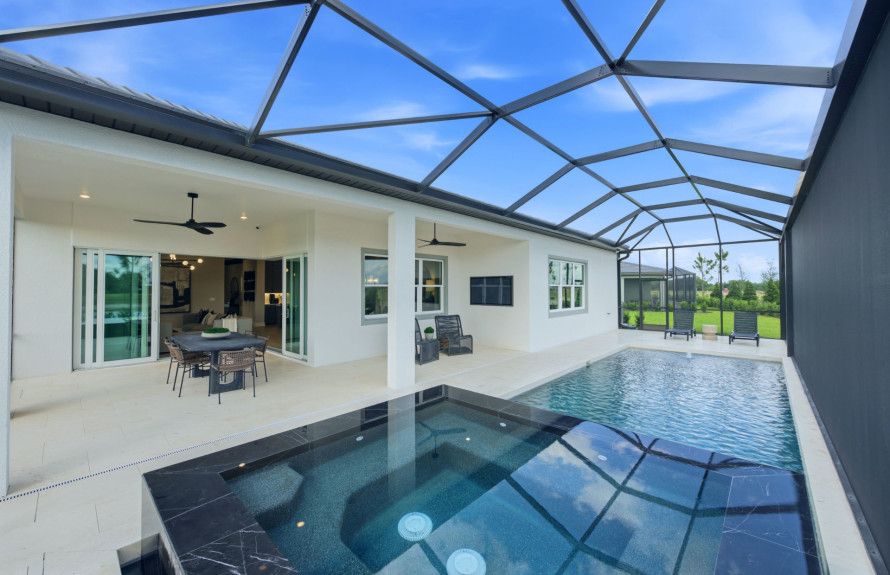 Florida Living, Daily
