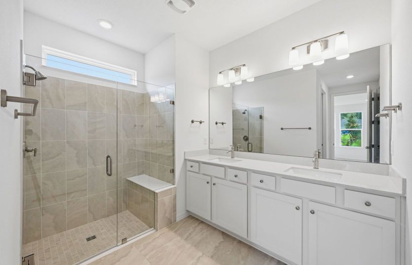 Hallmark | Owner's Bathroom