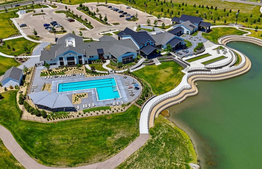 The Lincoln Club and Amenities
