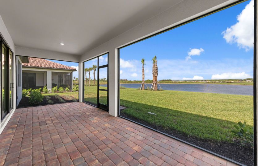 Spacious lanai with gorgeous views