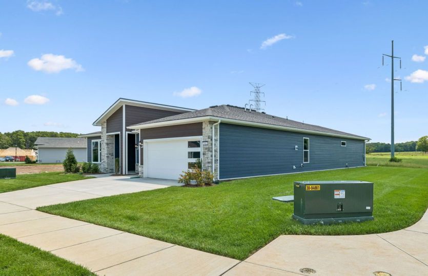 Renown - Lot 150 - Exterior