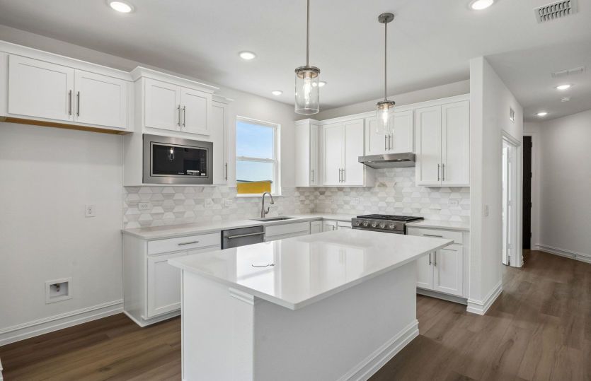 Eat-in bartop island in kitchen