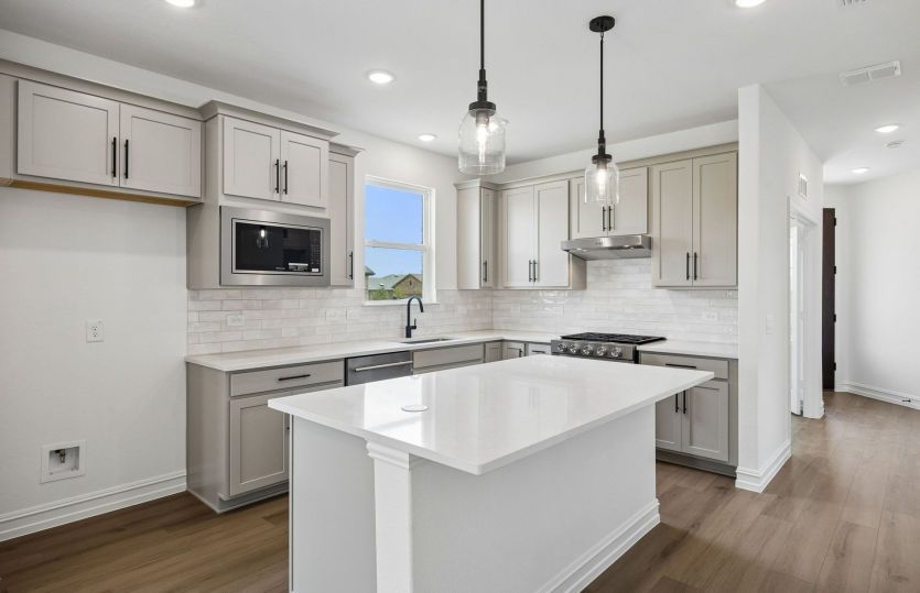Eat-in bartop kitchen island