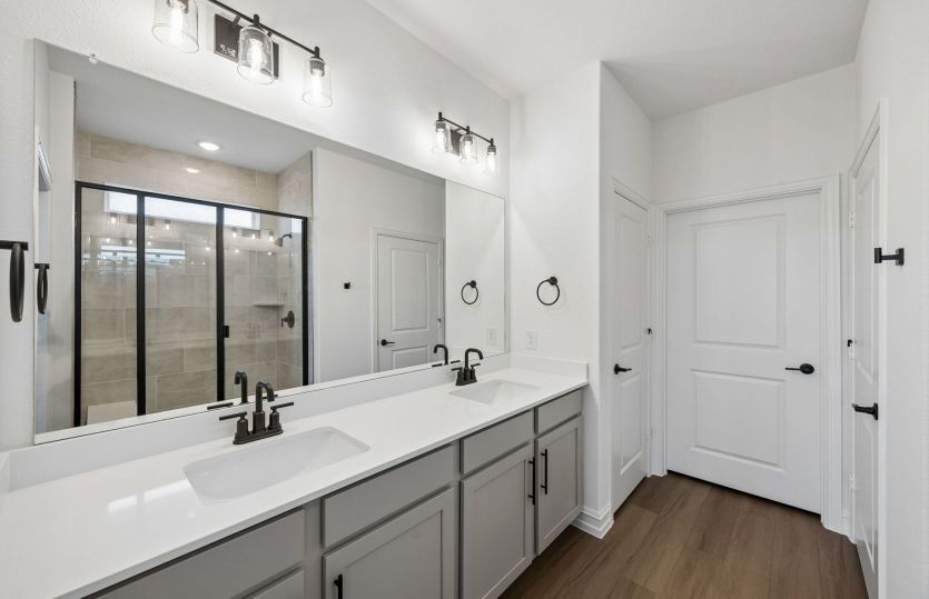 Double vanity in primary bath