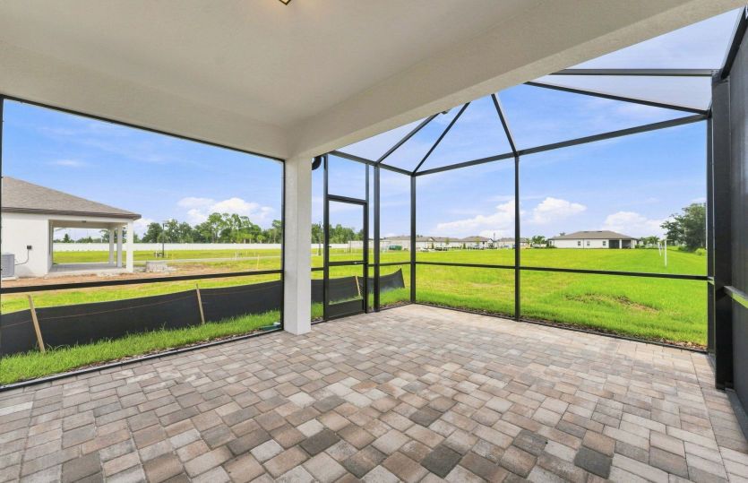 Extended Covered Lanai w/Screen Enclosure