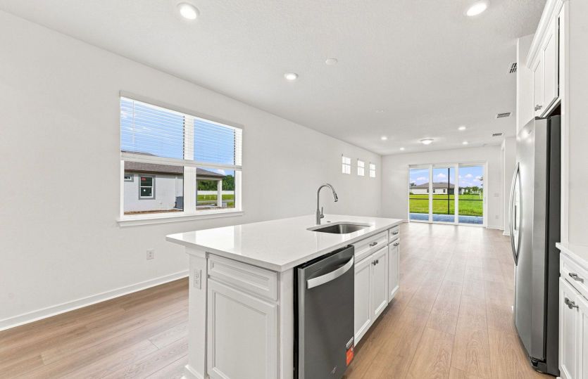 Center Island w/Storage