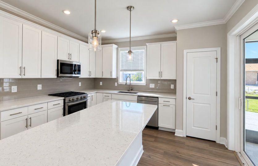 Lots of Space in Beautiful Kitchen!