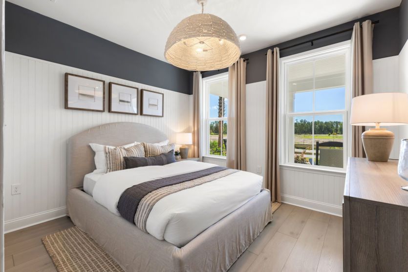 Bright guest bedroom for guests to relax.