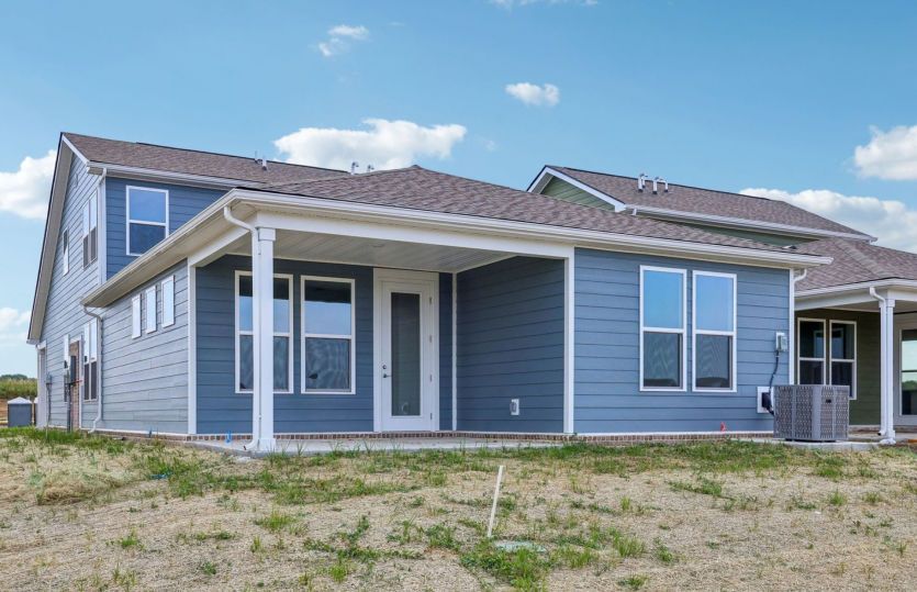 Lot 321 - Hallmark - Exterior