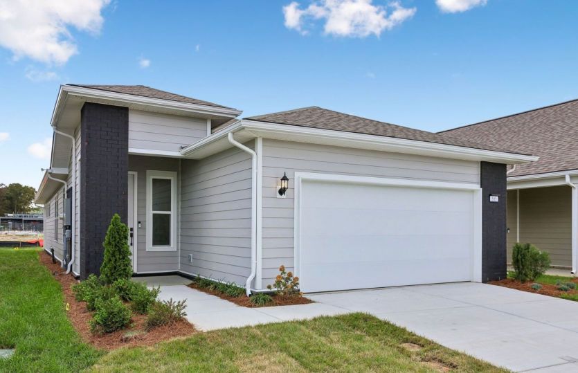 Lot 023 - Hallmark - Exterior