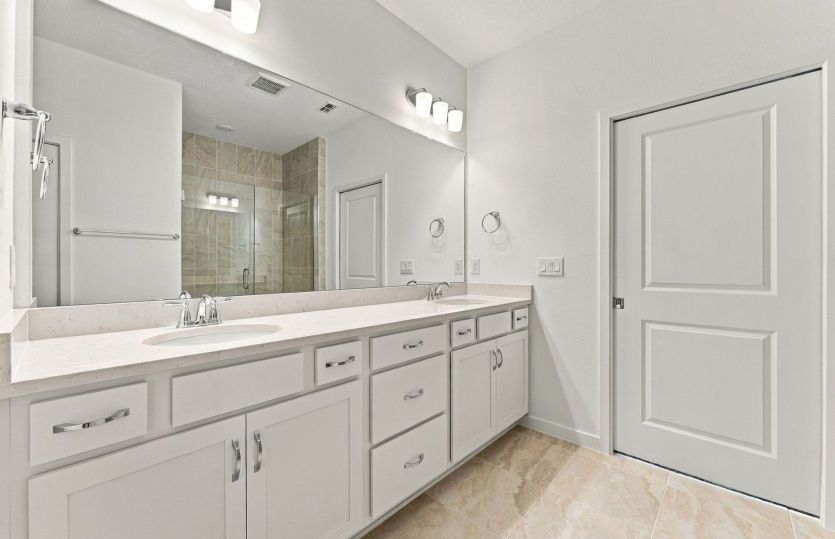 Owner's Bath w/Dual Sinks