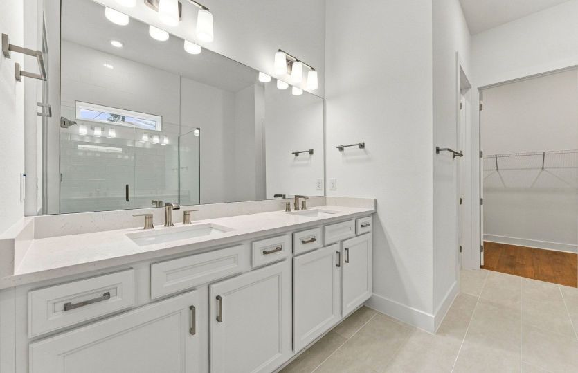 Owner's Bath w/Dual Sinks