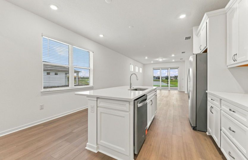 Center Island w/Storage