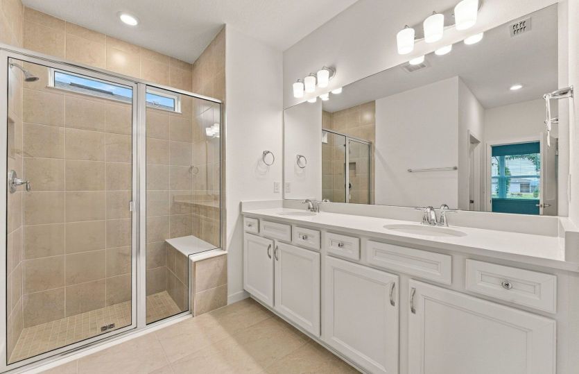 Owner's Bath w/Dual Sinks