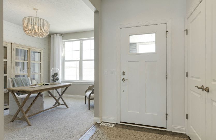 Foyer + Flex Room