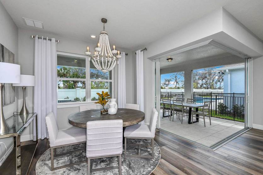 Dining & Lanai