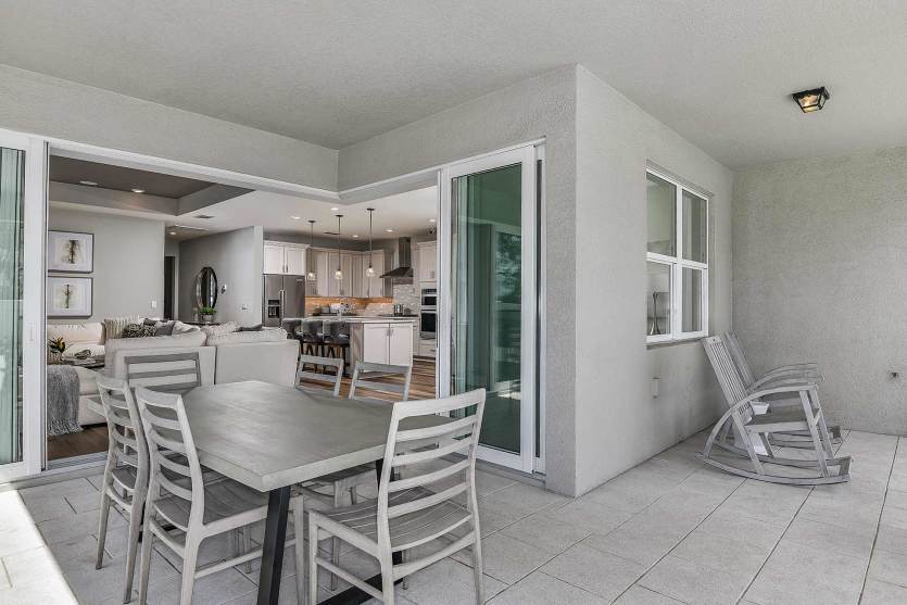 Spacious Lanai