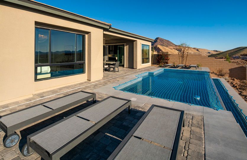 Relaxing Views of Scenic Lake Las Vegas