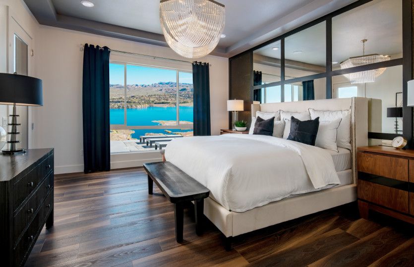 Luxurious Owner's Suite