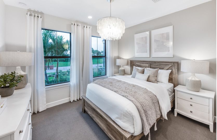 Secondary bedroom, great for overnight guest