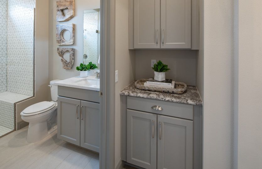 Secondary Bath with Added Storage