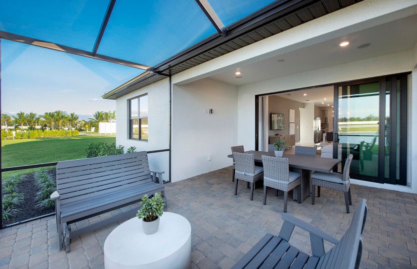 Covered and screened- in lanai