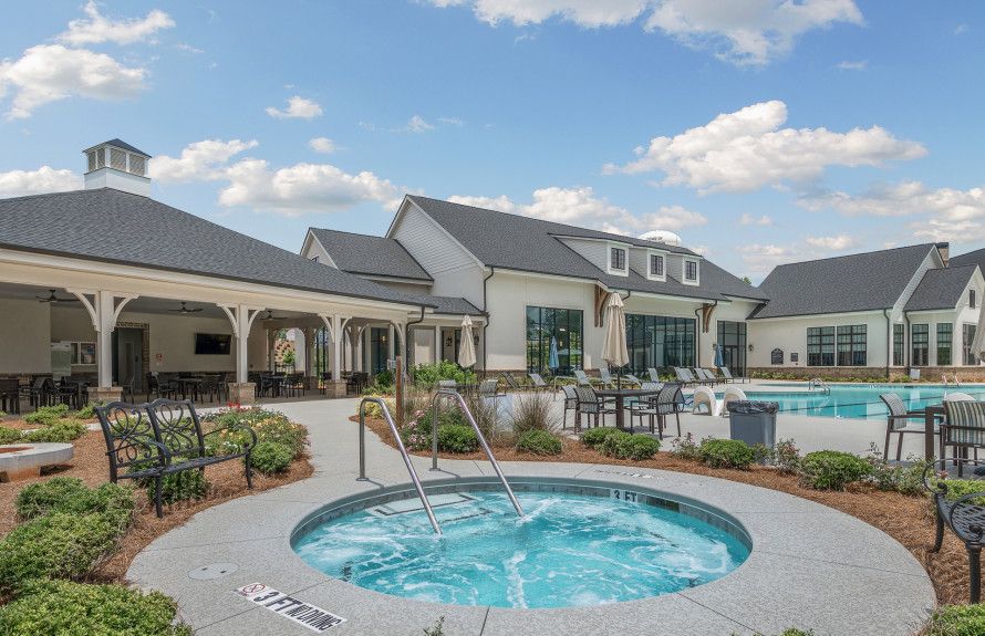 Outdoor Pool & Spa