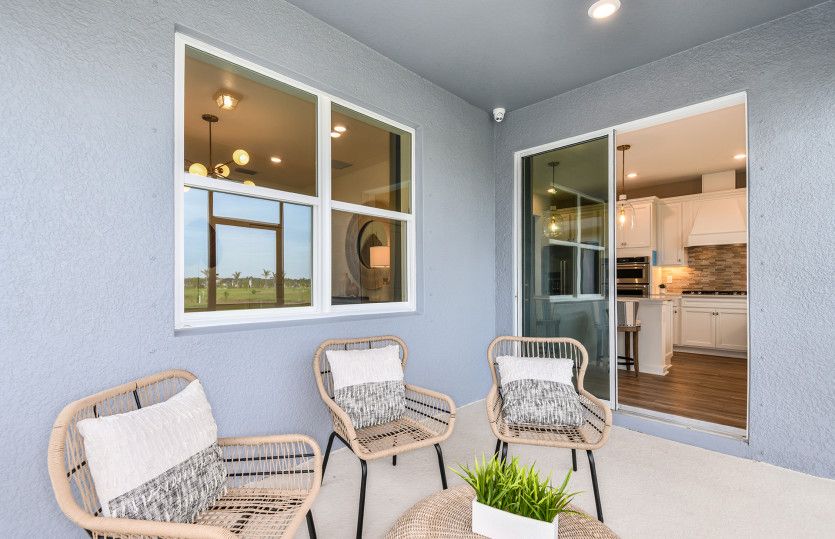 Spacious Covered Lanai