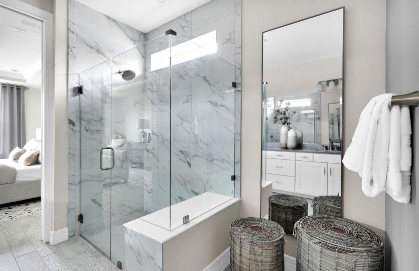 Palmary | Owner's Walk-In Shower
