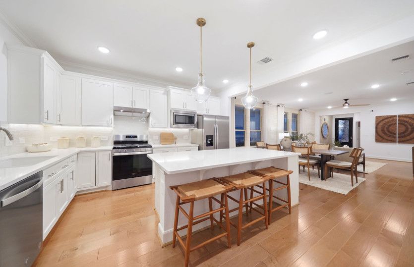 Eat-In Kitchen