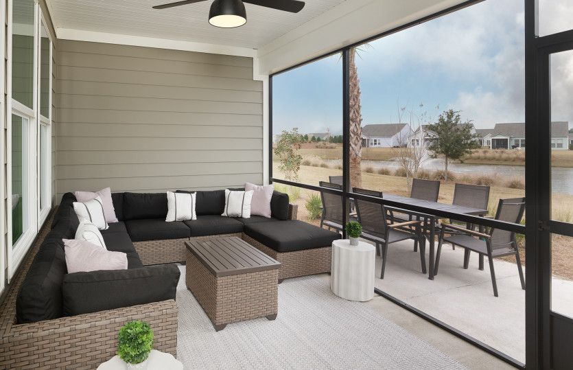Screened Porch to enjoy the pleasant Coastal climate all year round.