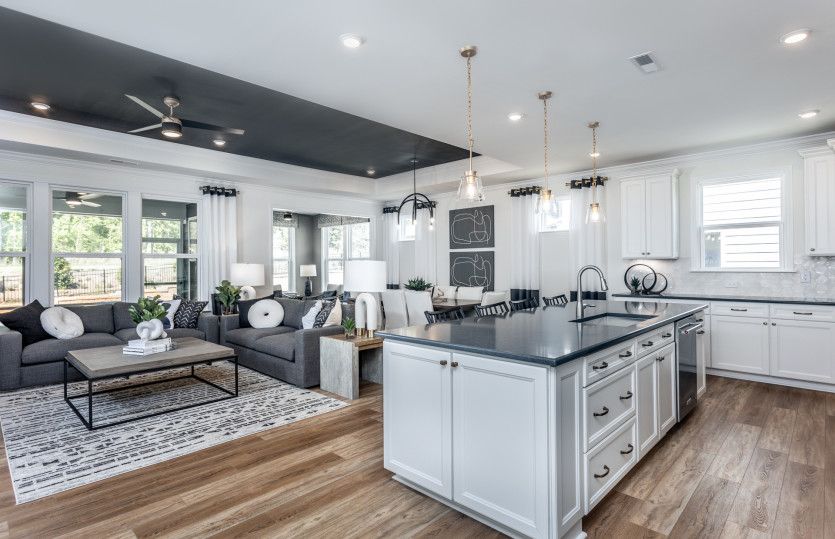 Large Gathering Room - Ideal for Entertaining