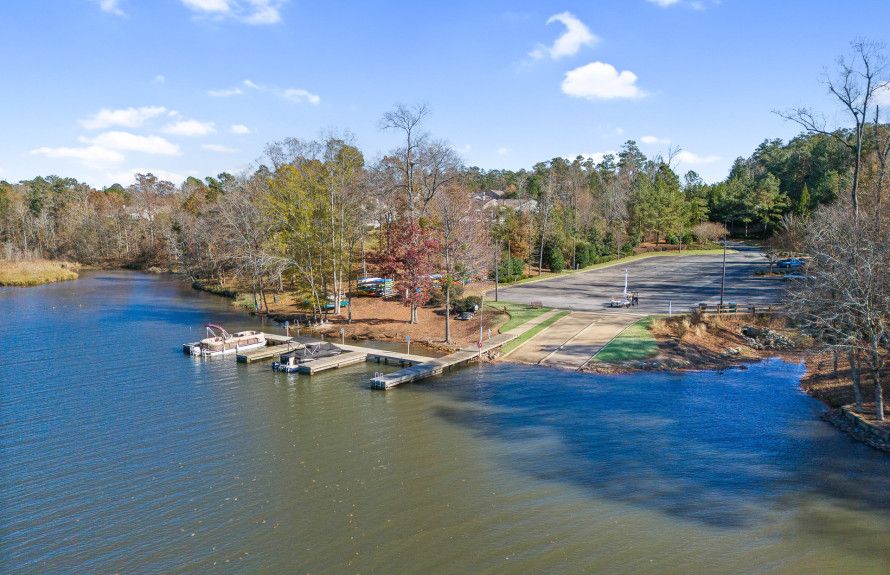 Live the Lake Lifestyle