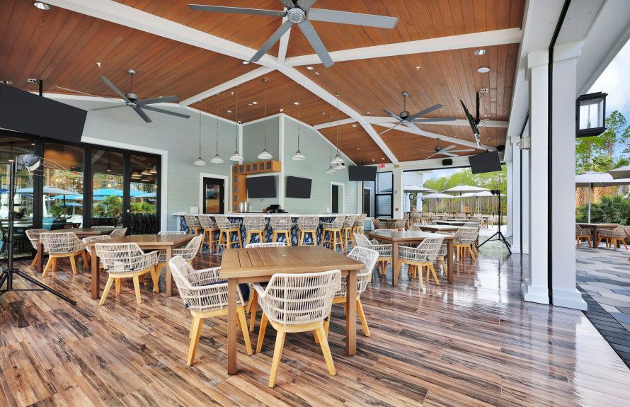 Outdoor Bar & Grill