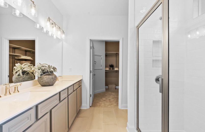 Compass Owner's Bath