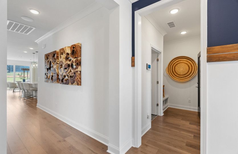 Mystique Foyer