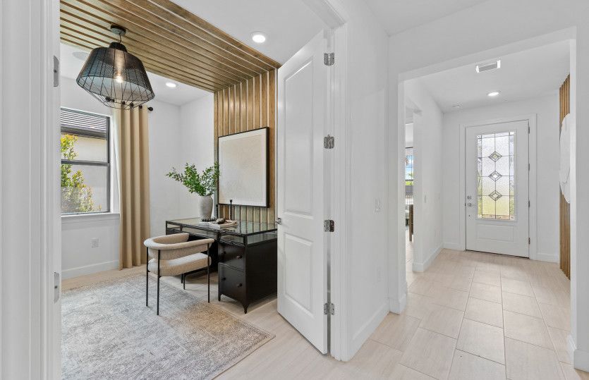 Open foyer, great new home feature