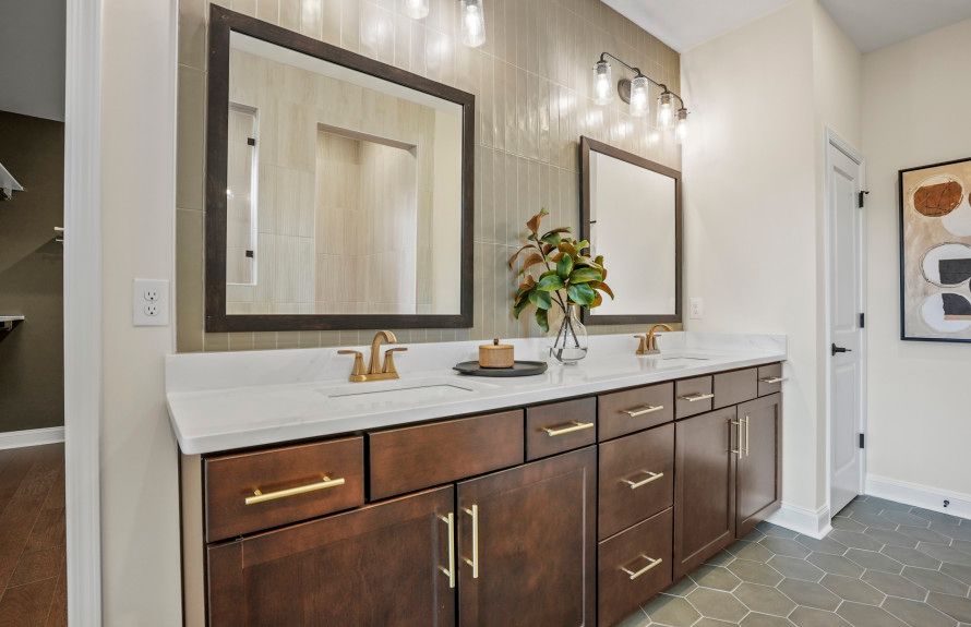 Spa-Like Owner's Baths