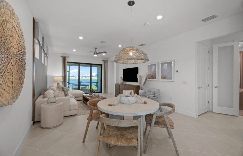 Café space off the kitchen with a few of the lanai