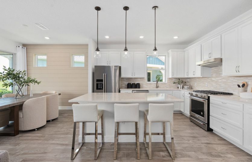 Bright kitchen, endless culinary possibilities