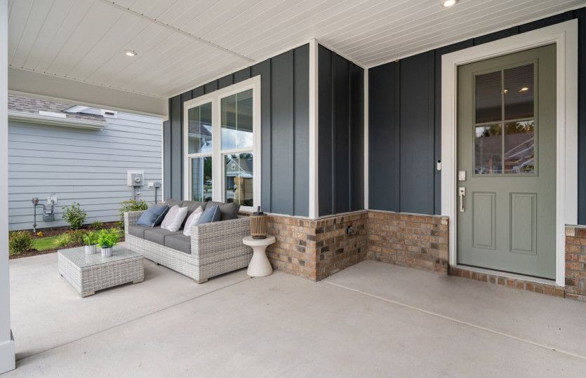 Quaint Front Patio and Entrance